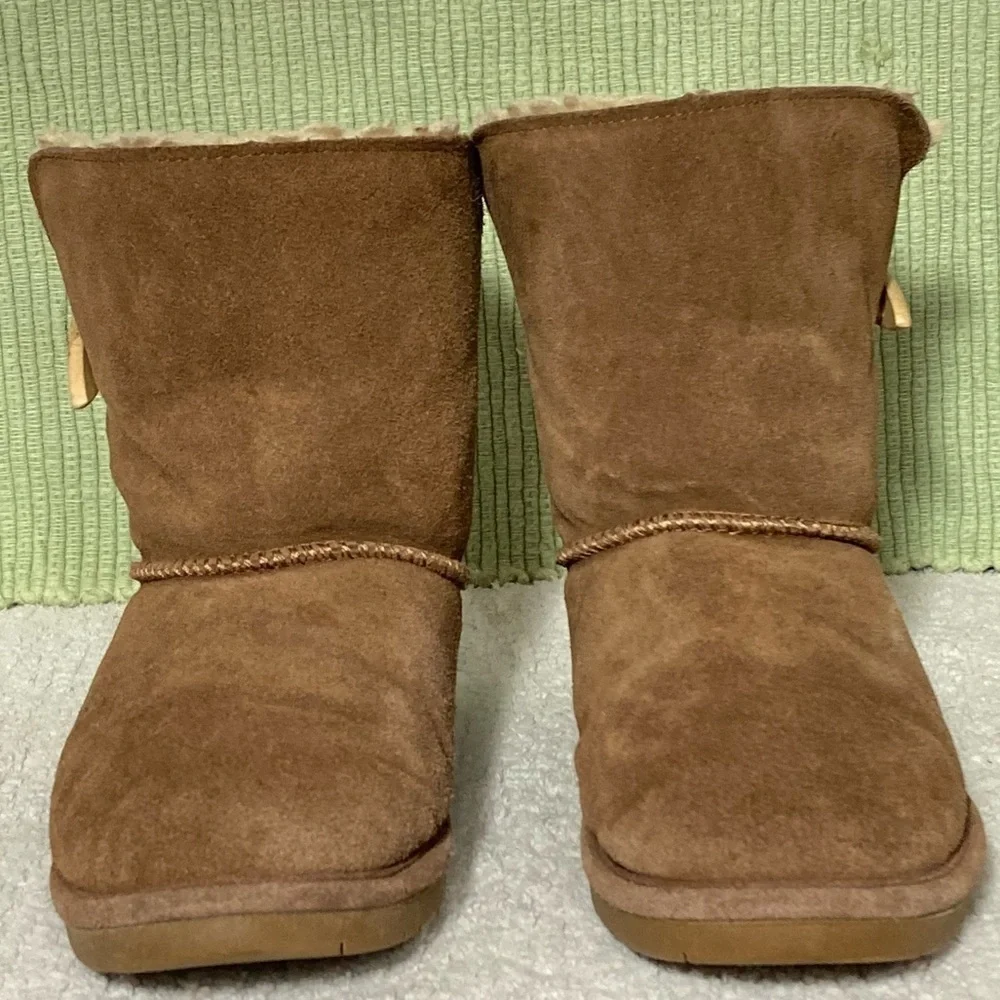 Bearpaw Abigail Suede/Sheepskin/Wool Lining Brown Youth Boots Size US 4